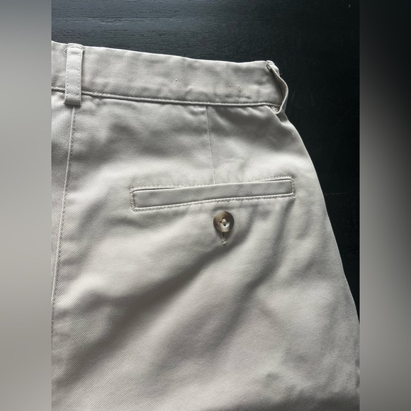 L.L. Bean Women’s Original Fit Khaki Shorts Size 8 - Picture 6 of 9